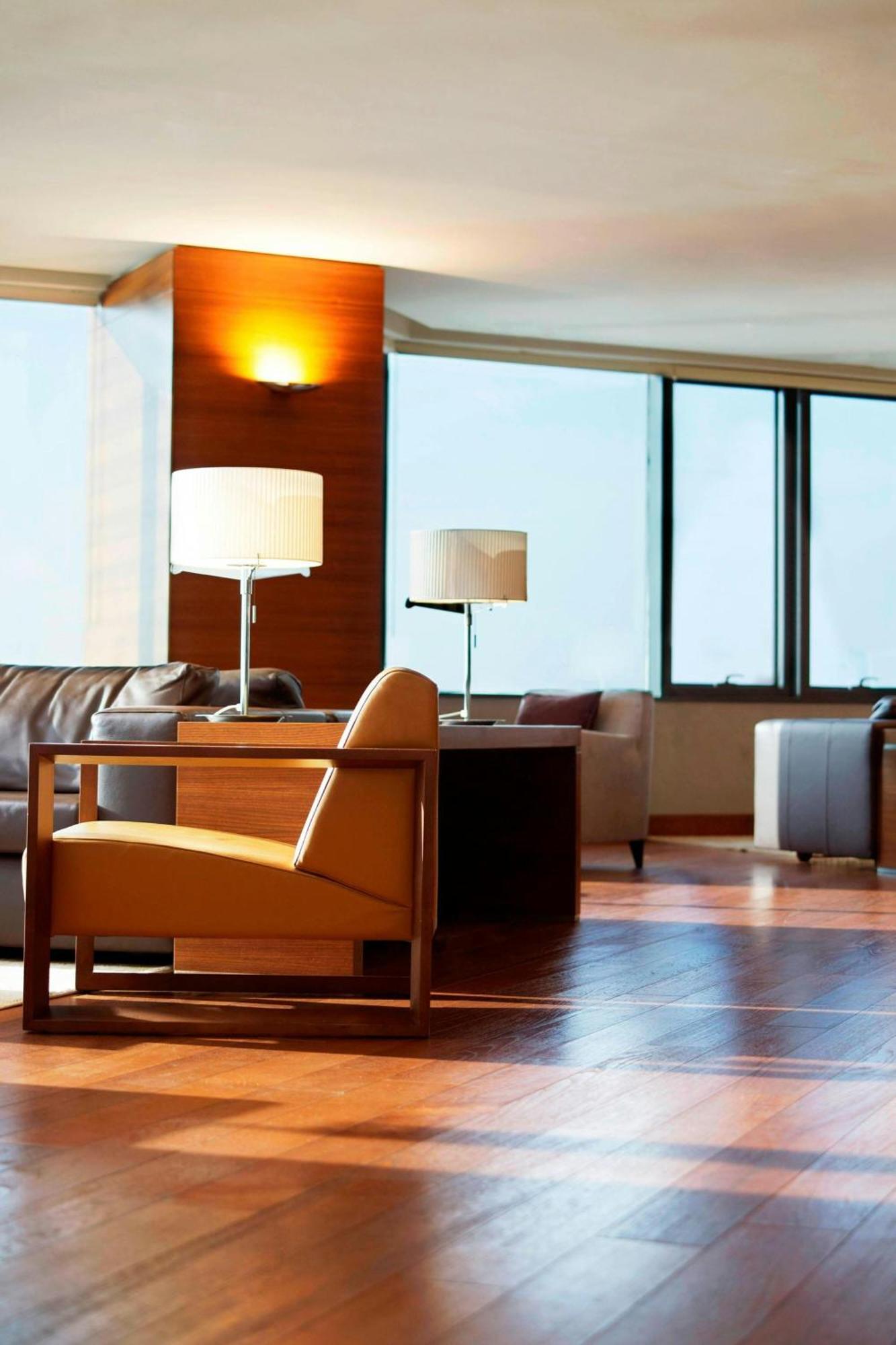 โรงแรมเชอราตัน อิสตันบูล อทาเคิฟ ภายนอก รูปภาพ The Westin Club Lounge at the airport