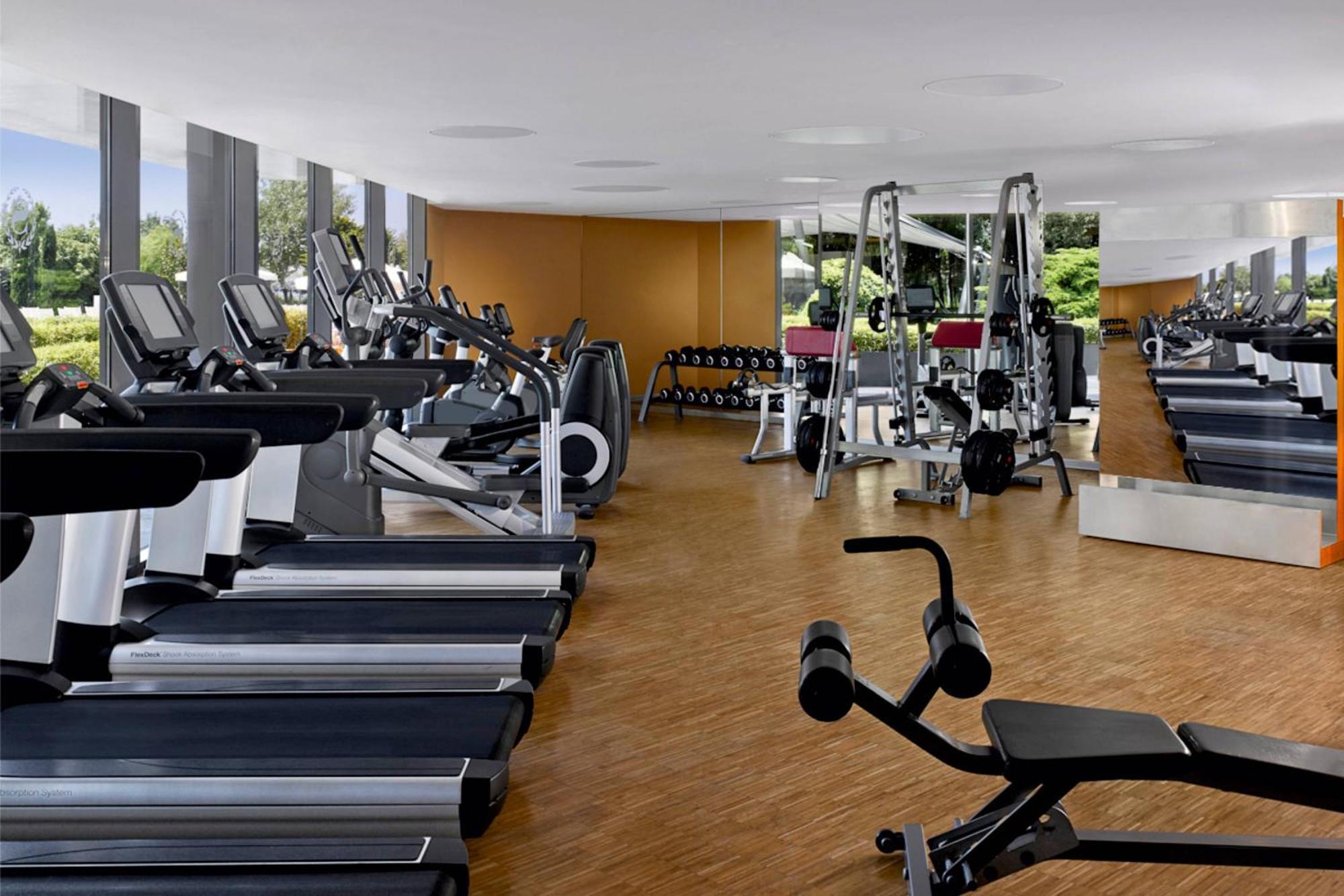 โรงแรมเชอราตัน อิสตันบูล อทาเคิฟ ภายนอก รูปภาพ The gym at the Westin