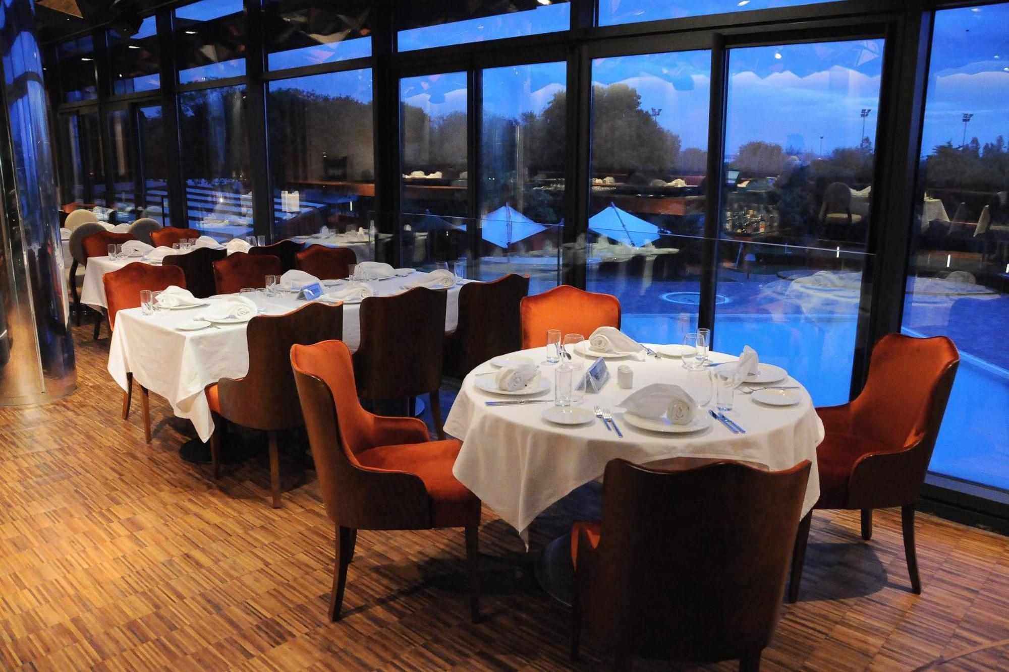 โรงแรมเชอราตัน อิสตันบูล อทาเคิฟ ภายนอก รูปภาพ Restaurant