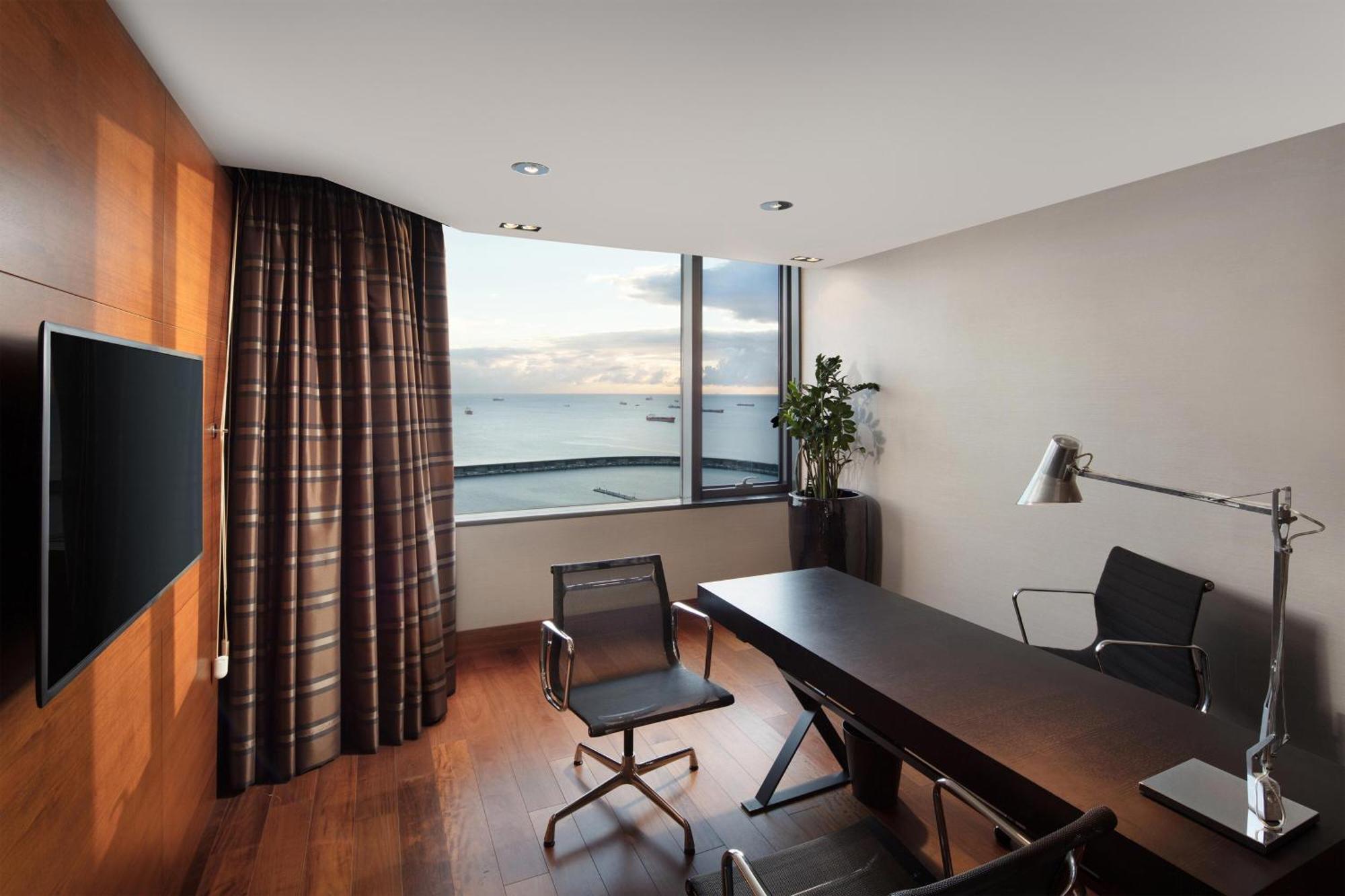 โรงแรมเชอราตัน อิสตันบูล อทาเคิฟ ภายนอก รูปภาพ Office at the Westin Harbour View
