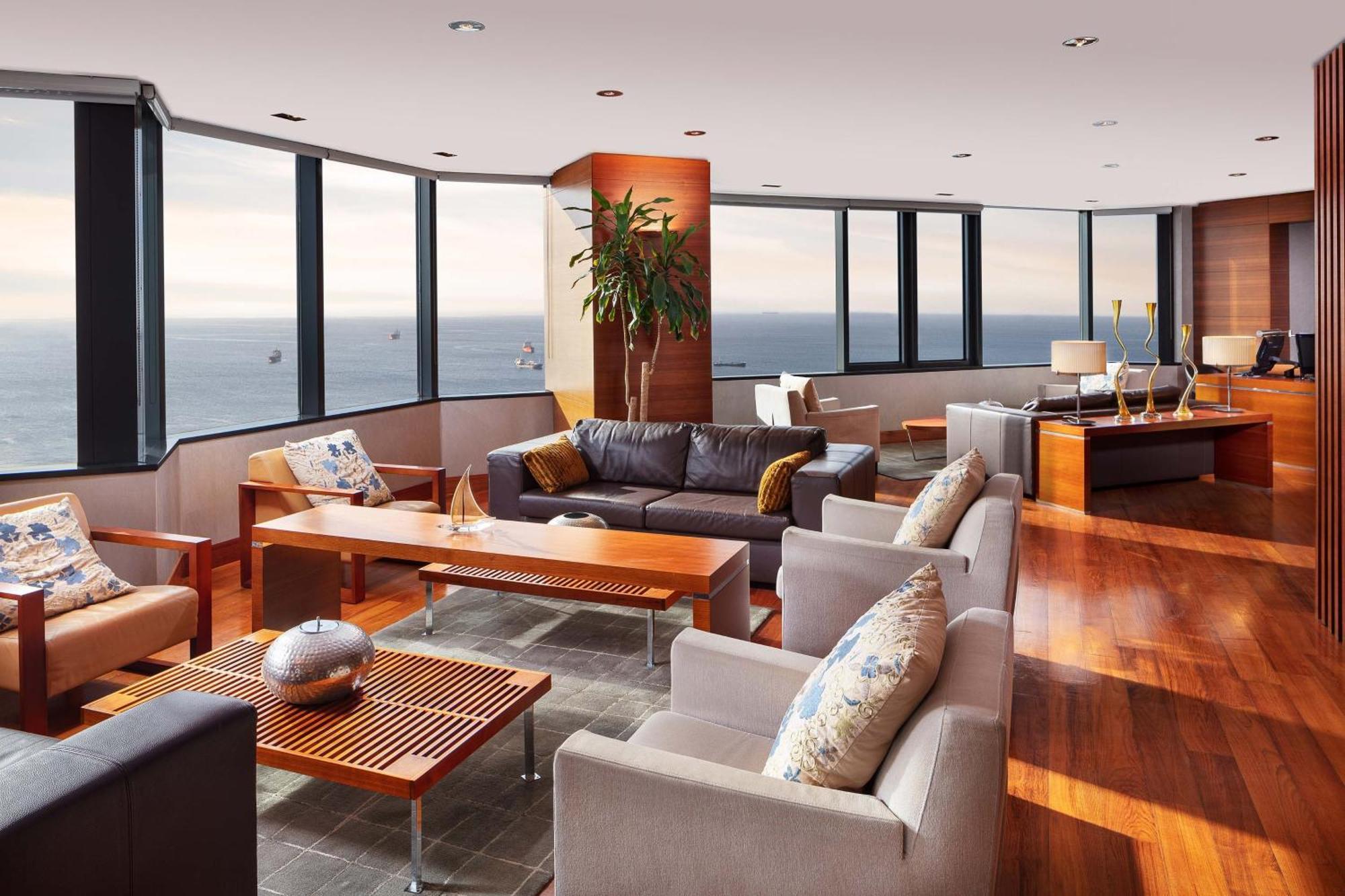 โรงแรมเชอราตัน อิสตันบูล อทาเคิฟ ภายนอก รูปภาพ The interior of the club
