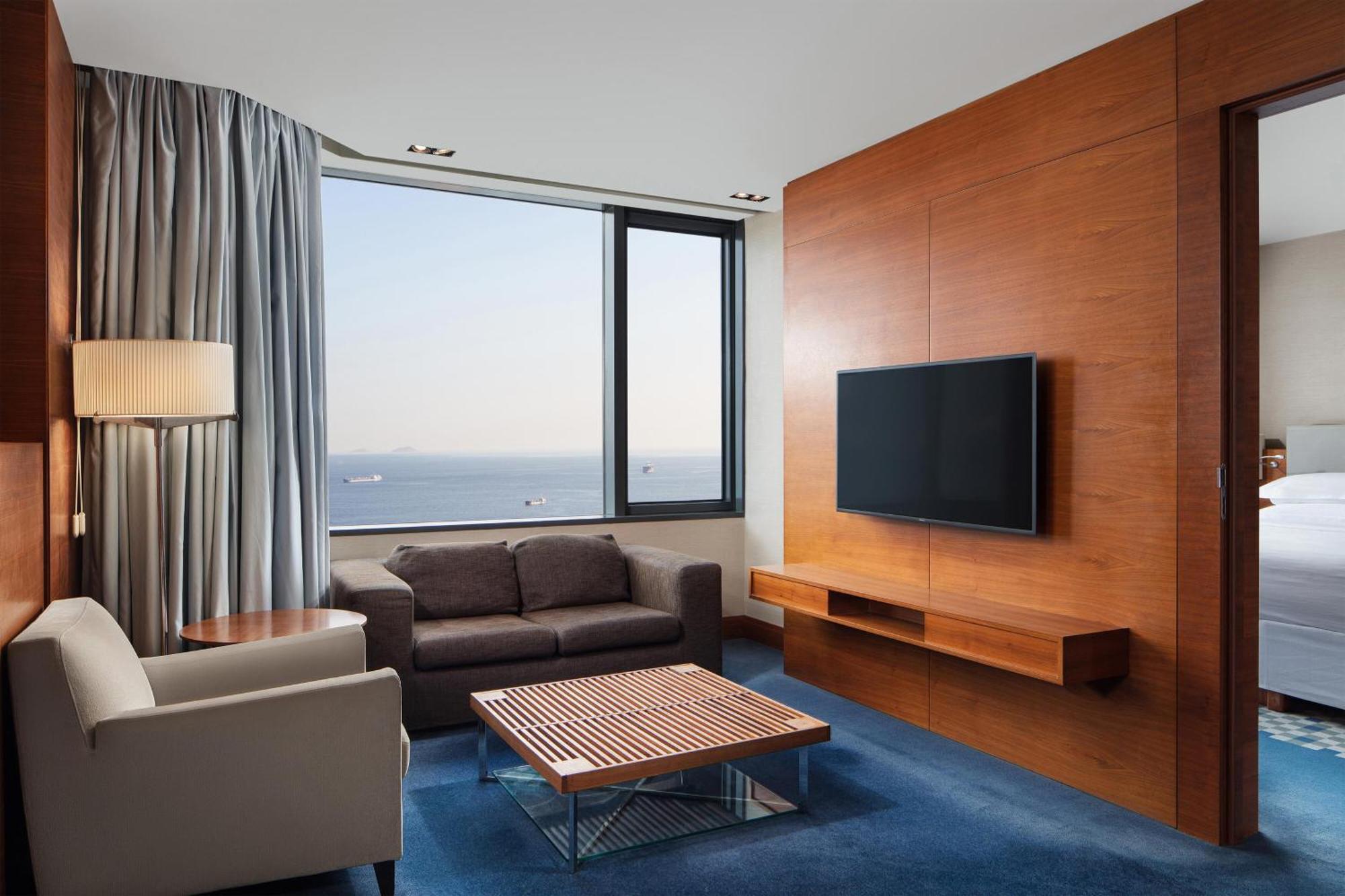 โรงแรมเชอราตัน อิสตันบูล อทาเคิฟ ภายนอก รูปภาพ A suite at the hotel