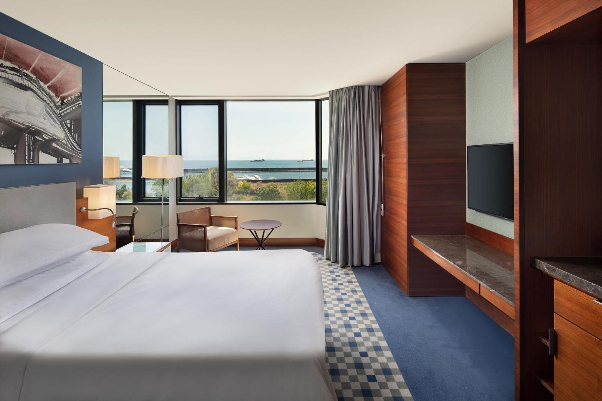 โรงแรมเชอราตัน อิสตันบูล อทาเคิฟ ภายนอก รูปภาพ A guest room at the hotel