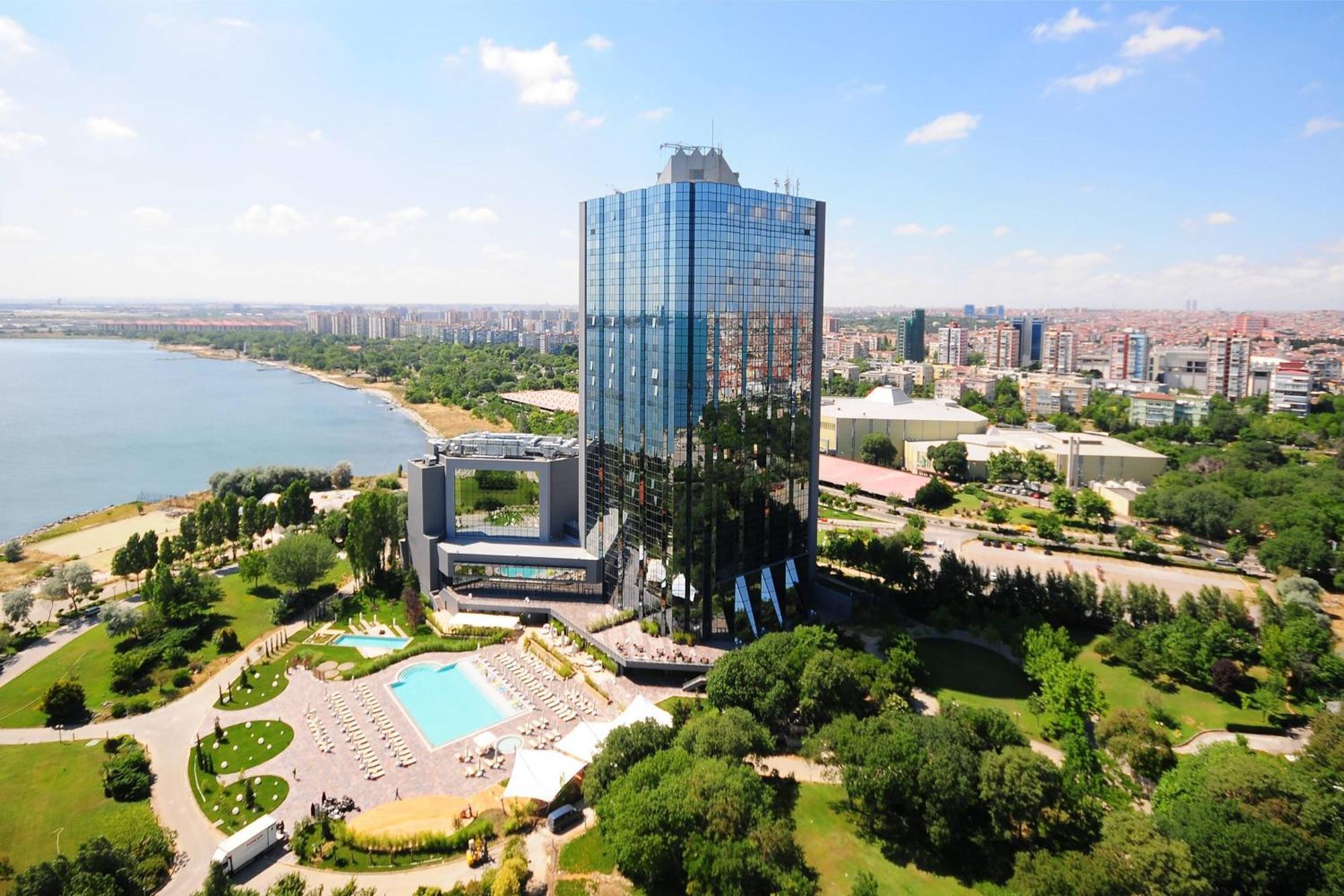 โรงแรมเชอราตัน อิสตันบูล อทาเคิฟ ภายนอก รูปภาพ Hilton Etiler, Istanbul